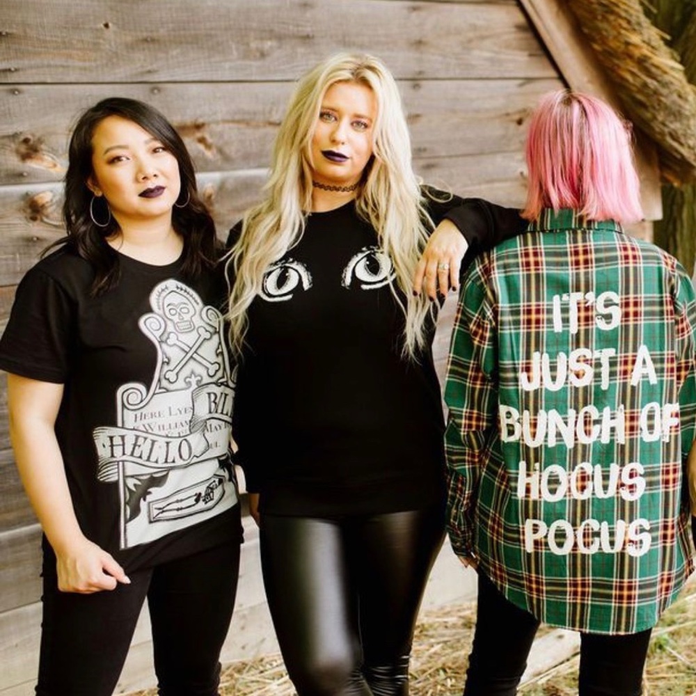 Cakeworthy Hocus Pocus Hello Billy T-shirt